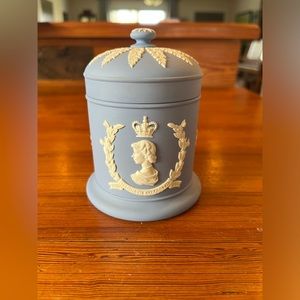 Rare Wedgwood Pale Blue Jasper 1953 Coronation Tobacco Jar with lid